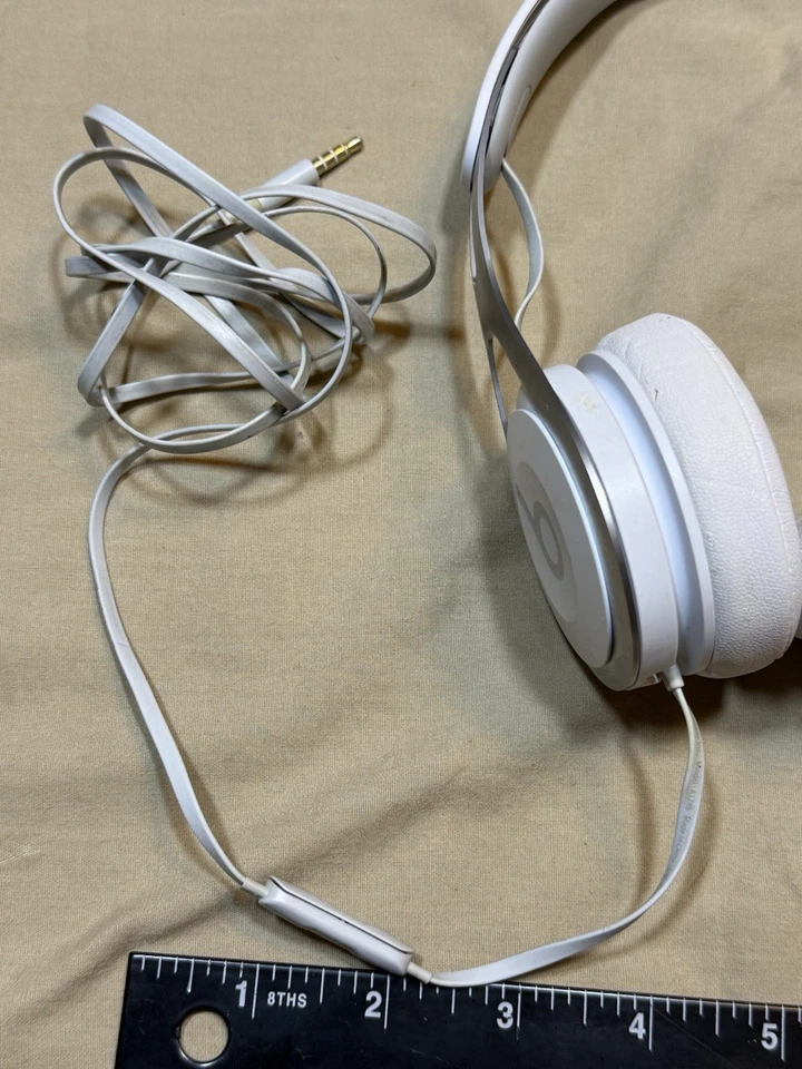 Original OEM Beats Dr. Dre EP Auriculares Inalámbricos con Cable Blanco 3.5mm Jack ML9A2LLA Foto 2 de 4