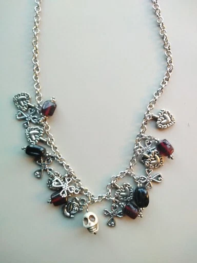 Collana Alexander McQueen stile teschio croci cuori ciondolo vintage catena metallo