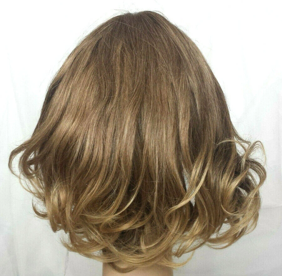 Peluca de cabello humano Revlon Analisa 6611 mono color superior: rubio ceniza oscuro Foto 3 de 4