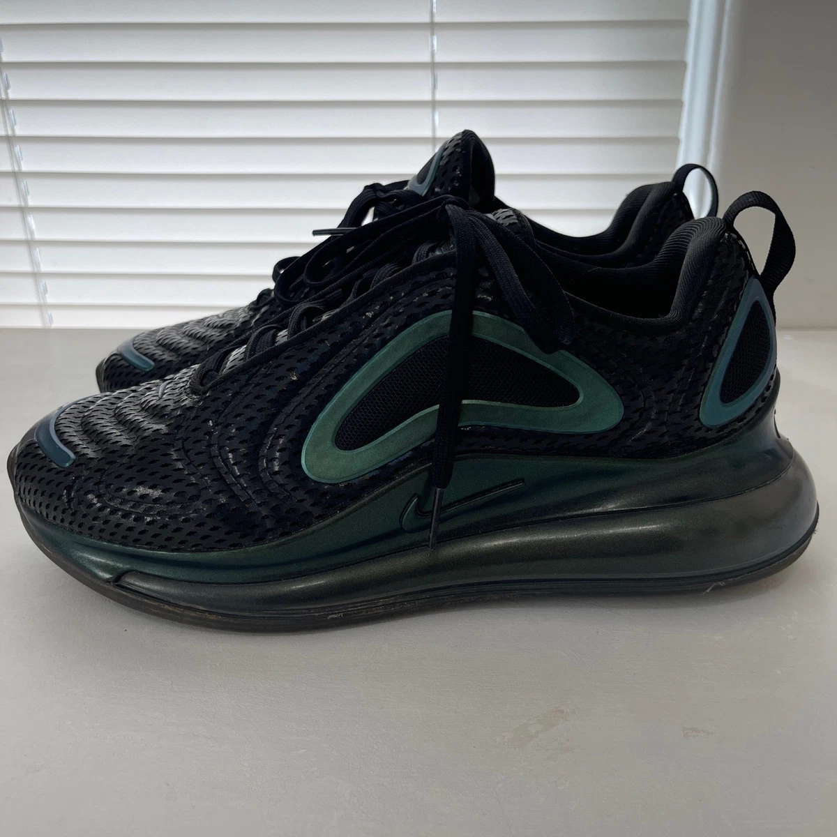 Nike Air Max 720 Black Iridescent for Sale | Authenticity
