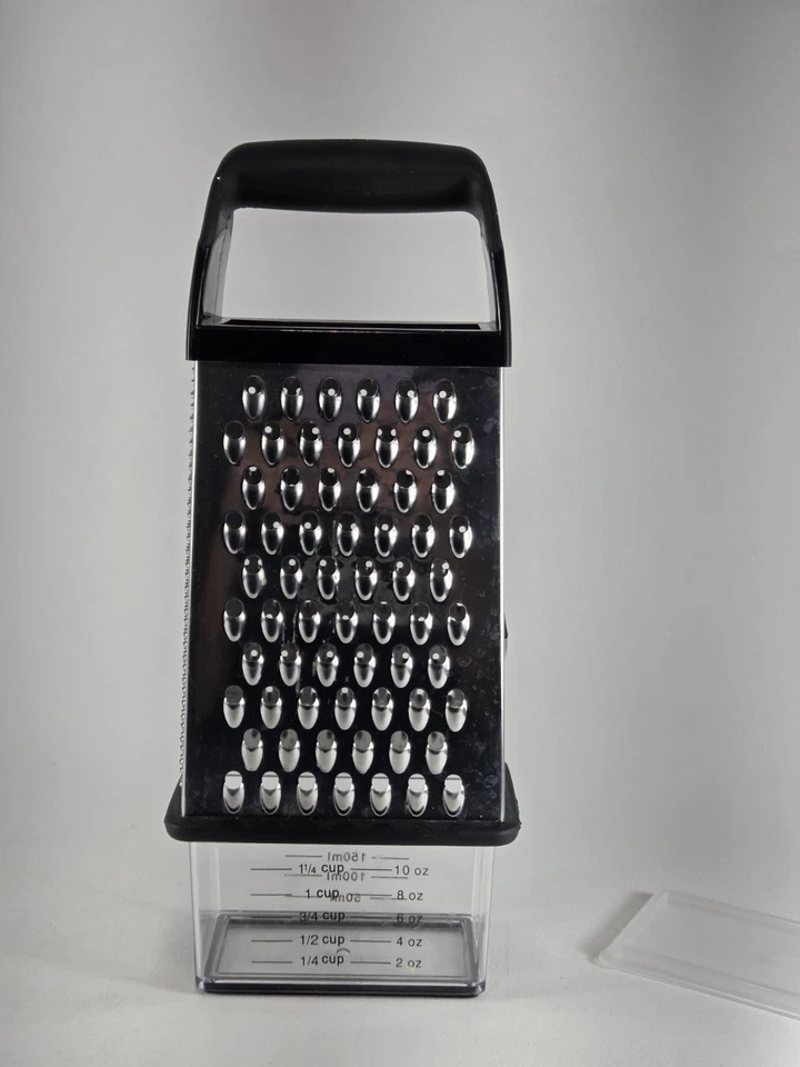 Rallador de caja OXO Good Grips con contenedor de captura de 1 taza y tapa, almacenamiento y fácil limpieza Foto 3 de 4