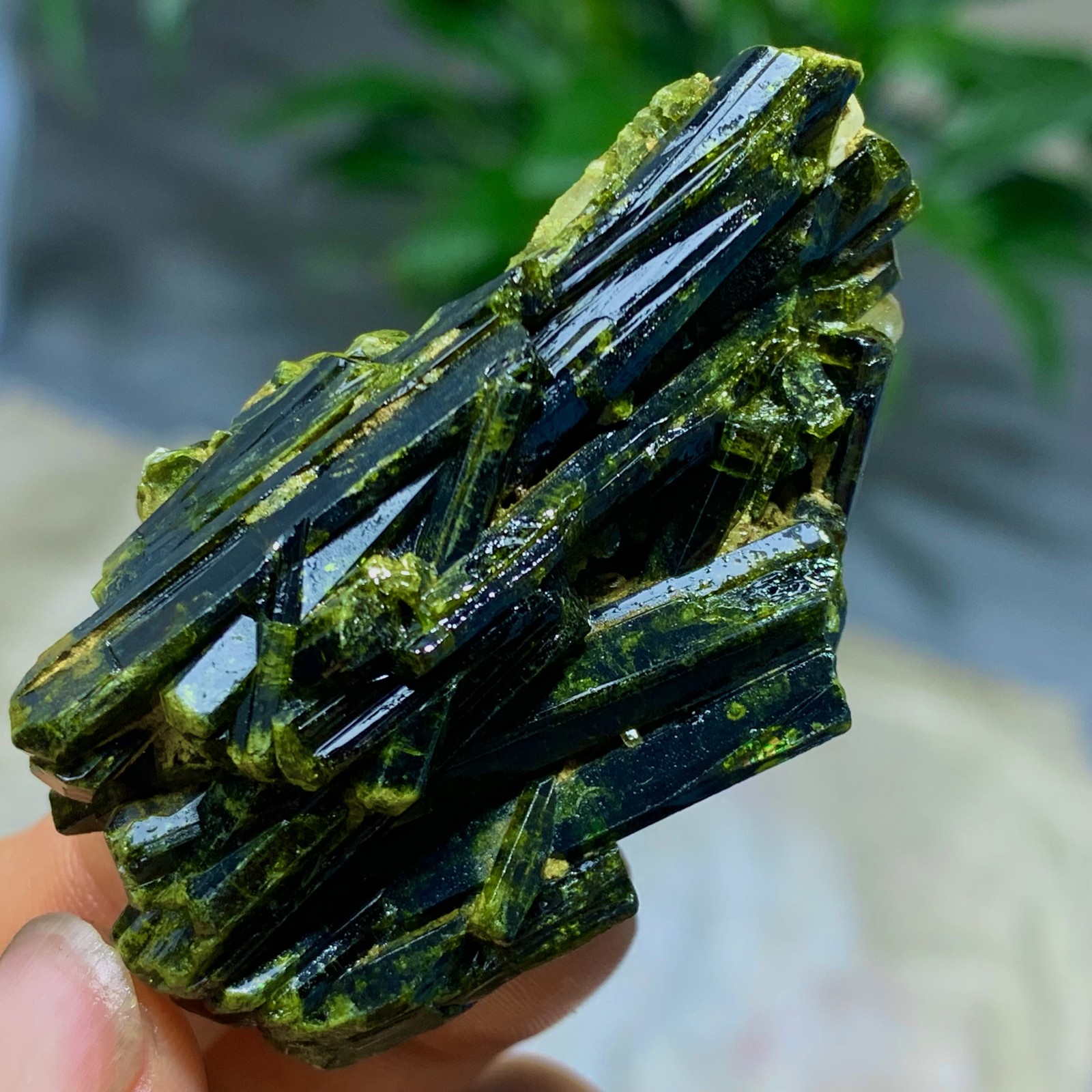 49G Rare!! Natural green tourmaline quartz crystal cluster mineral specimen