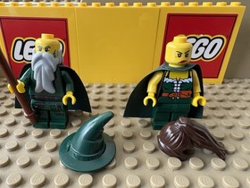 LEGO Castle Dark Green Wizard & Dark Green Queen Minifigs Kingdoms Chess 853373
