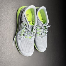 TOP -Angebot: Nike Sportschuh Herren Grau/grün zu verkaufen