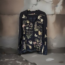 Johnny Was Elegant Mariposa Women  s Dark Blue Floral Embroidered Blouse Size M.