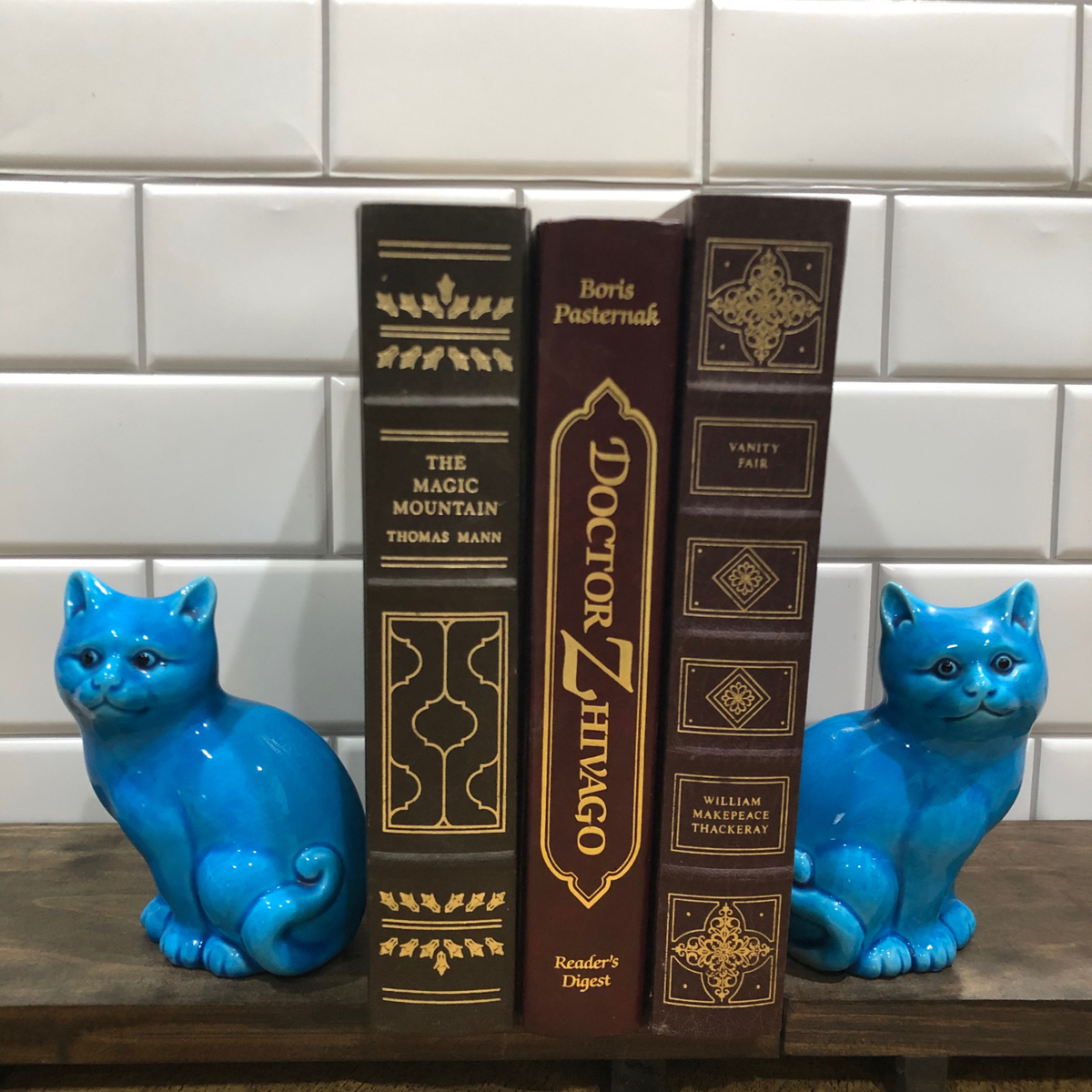 Vintage Chinese Porcelain Cat Figures - Matching Pair - Turquoise  display picture 1
