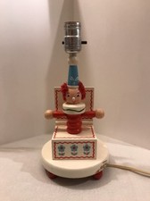 Lampe vintage Nursery Plastics Inc. (IRM), motif jack en boite, années 50/60, fonctionne