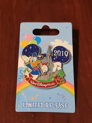 Disney Pin 78079 WDW - Characters with Cinderella Castle - Donald