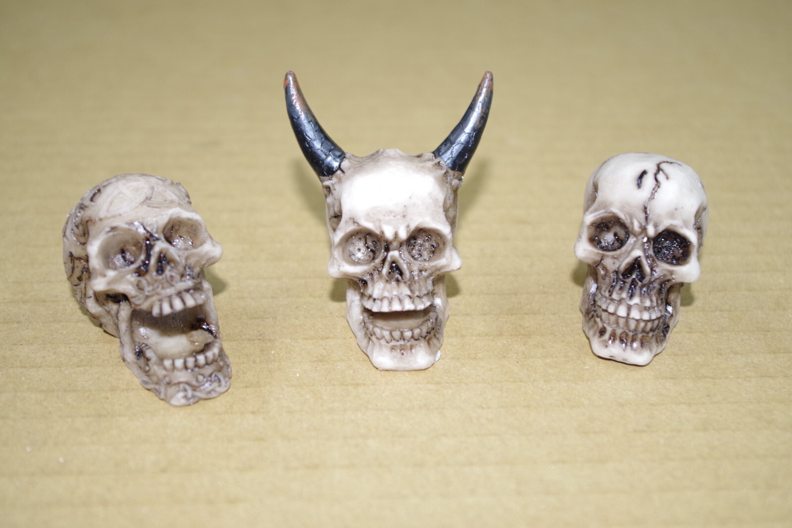 Set of 3 pieces Skull Paperweight 5 cm Steampunk