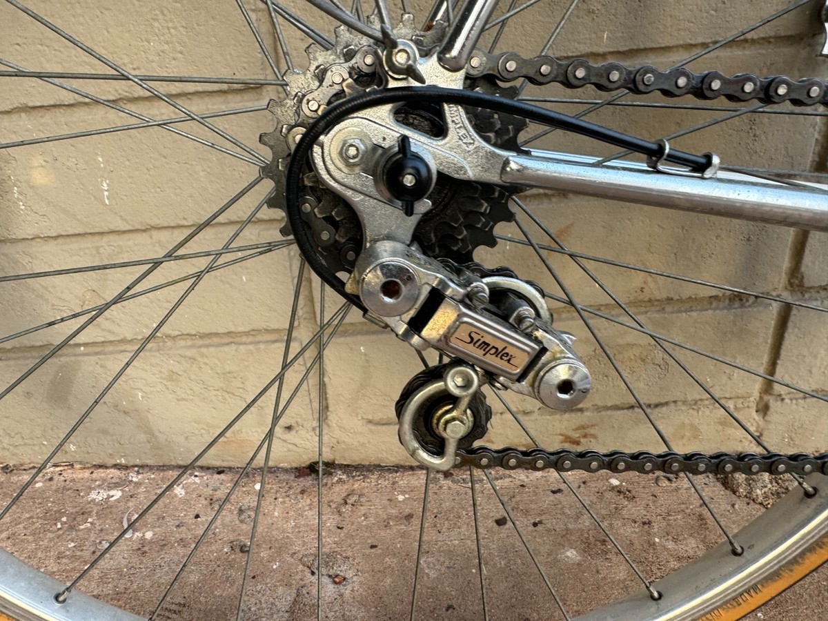 PEUGEOTパシフィックシルバー 1/43 Spark 2022 Peugeot 9X8 No.93 Peugeot Total Energies 4th 6H of