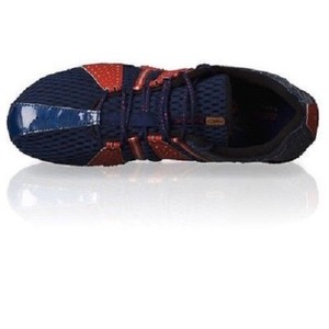 brooks middle distance spikes