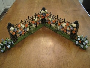 Rose Covered Corner Victorian Fence w/2 Garden Beds 1:12 dollhouse miniature #1