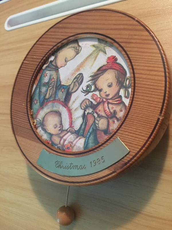 Reuge Christmas 1985 M.I.  HUMMEL  WALL  MUSIC Swiss Silent Night Germany