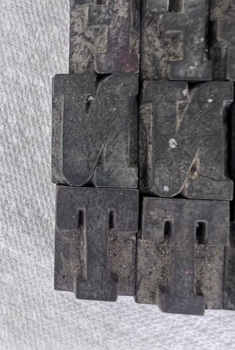 VTG Antique Lot of 42 Letterpress Letters Wood Type Printers Block 1 1/8” Patina - Picture 8 of 16
