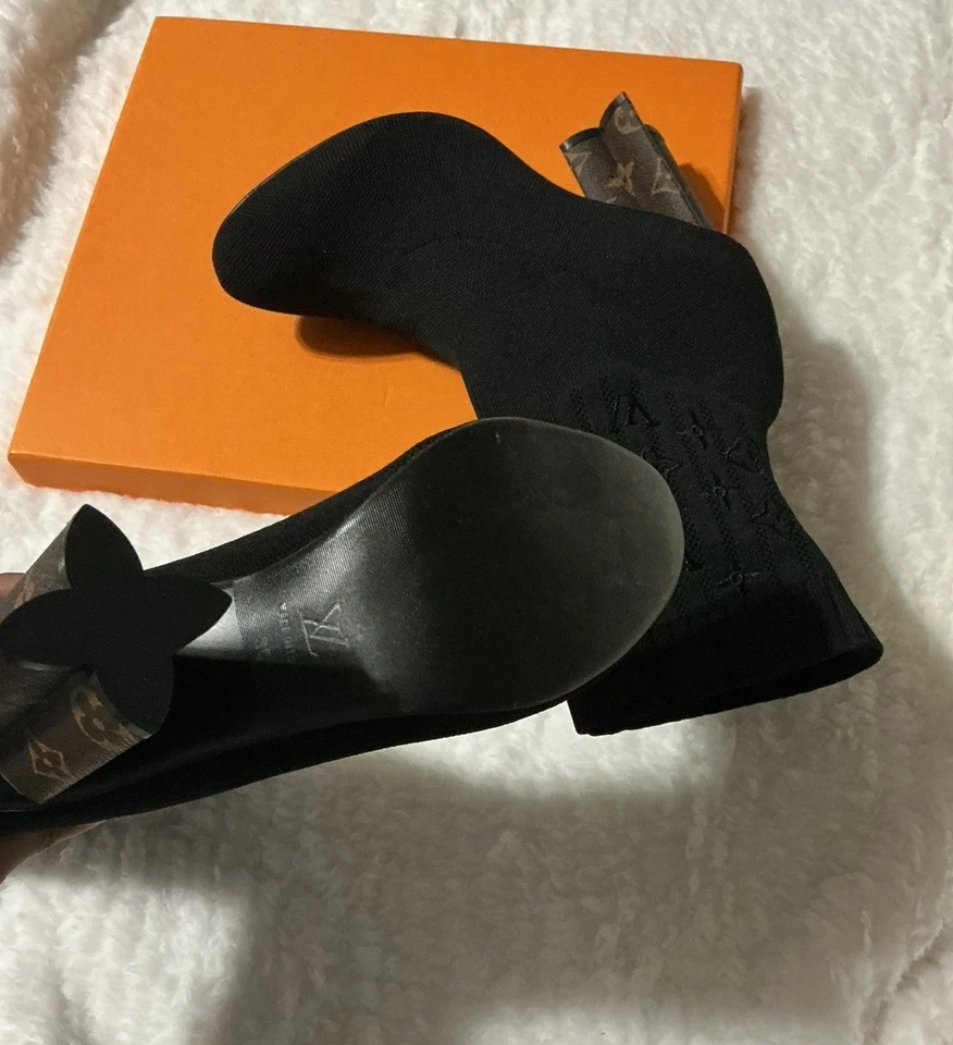 Louis Vuitton Silhouette Ankle Boots Black EUR 38 7US European version  - Image 3 of 3