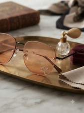 Chic Vintage-Style Tinted Sunglasses with Rhinestone Heart Detail