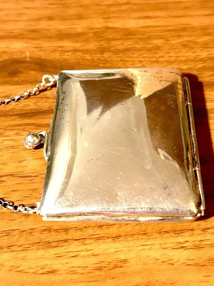 Antique Silver Plated EPNS Women’s Coin Purse With Finger Ring And Chain 64.36g - Image 4 of 4