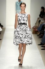 OSCAR DE LA RENTA S/S 2004 Sex and the City Pleated Drop Waist Print White Dress