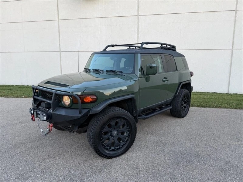 2014 FJ Cruiser  - Image 3 of 4