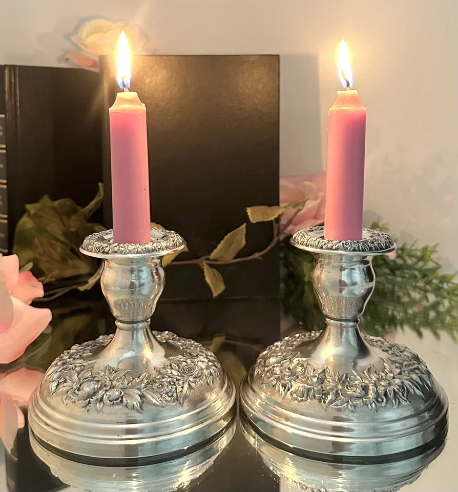 Par de candelabros vintage de plata esterlina de S. Kirk & Sons de Sterling Foto 2 de 4
