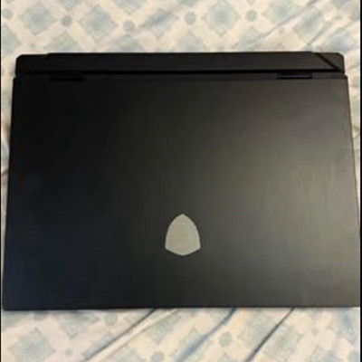 Raider A18 HX A9WIG-082US 18'' UHD+ Gaming Laptop