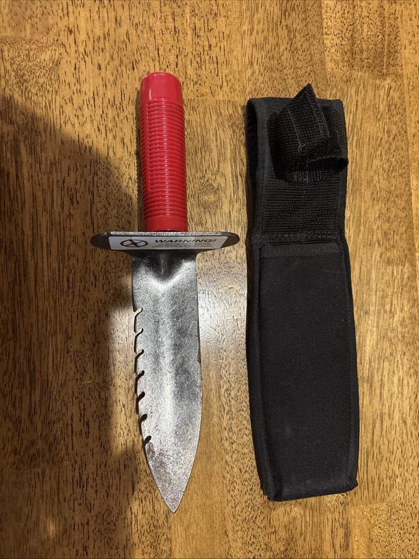 Lesche Digging Tool with Sheath For Metal Detecting Gardening