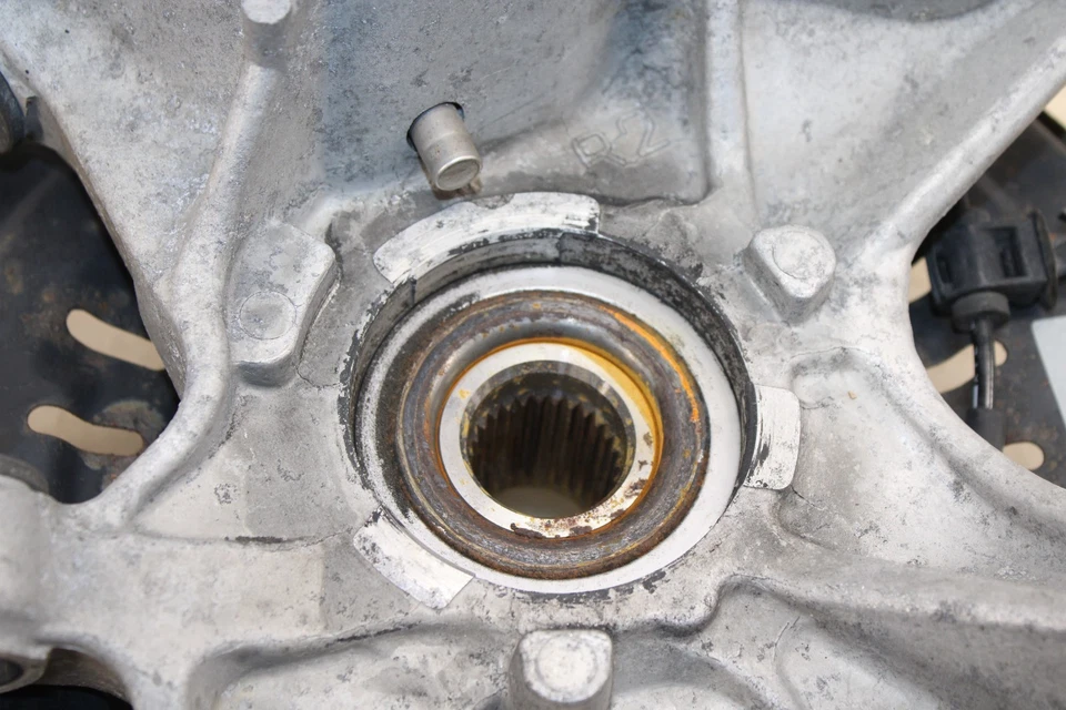 Mazda MX-5 Miata 2006-2015 nudillo trasero derecho/husillo OEM MU56 Foto 2 de 4