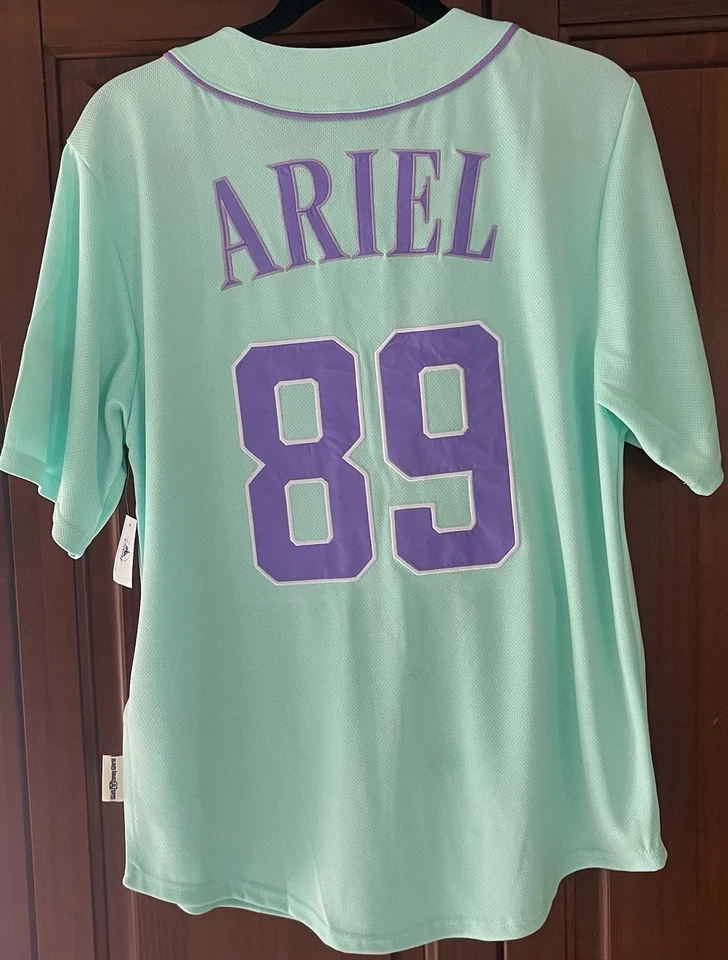 Camiseta de béisbol XS NUEVA CON ETIQUETAS Walt Disney World Ariel La Sirenita 89 2025 Foto 3 de 4
