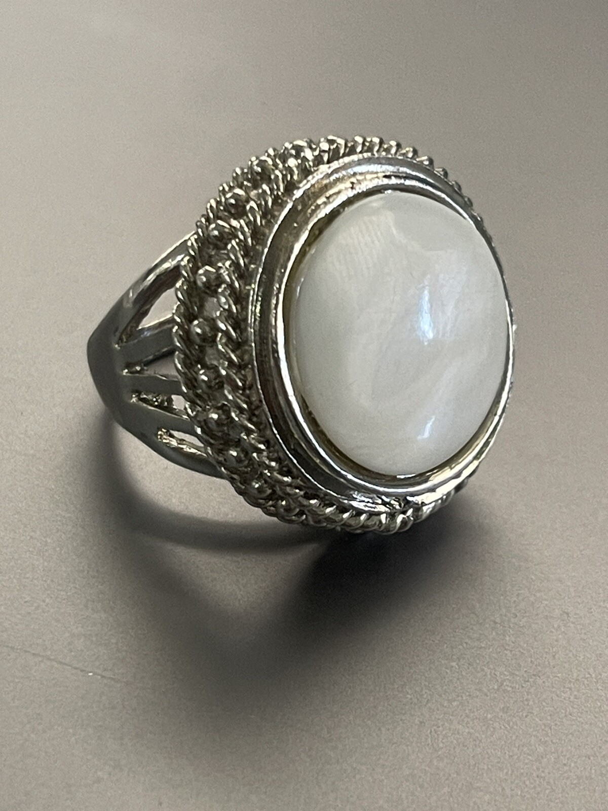 Agate White Gemstone Metal Statement Fashion Ring… - image 1