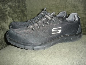 sketchers black for women