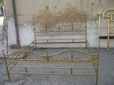 LETTO FERRO A RICCIOLI E FOGLIE - COLONNE A TORCIGLIONI - ROBUSTO E PESANTE