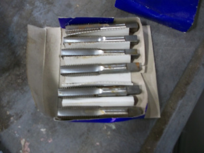 +.005'' Oversized Hand Taps Hand 3/4'' 10 H11 +.005'' Straight Flute, Right Hand