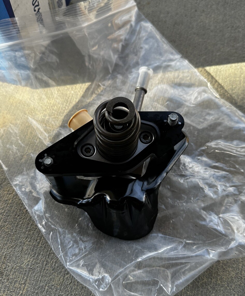 Genuine GM Fuel Pump 12719144 high pressure 5.3 6.2 series 2021  