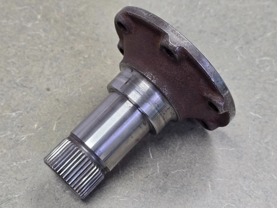 NICE USED ORIGINAL GENUINE PORSCHE 911 915 FINE SPLINE TRANS OUTPUT SHAFT NLA 2 - Imagem 4 de 4