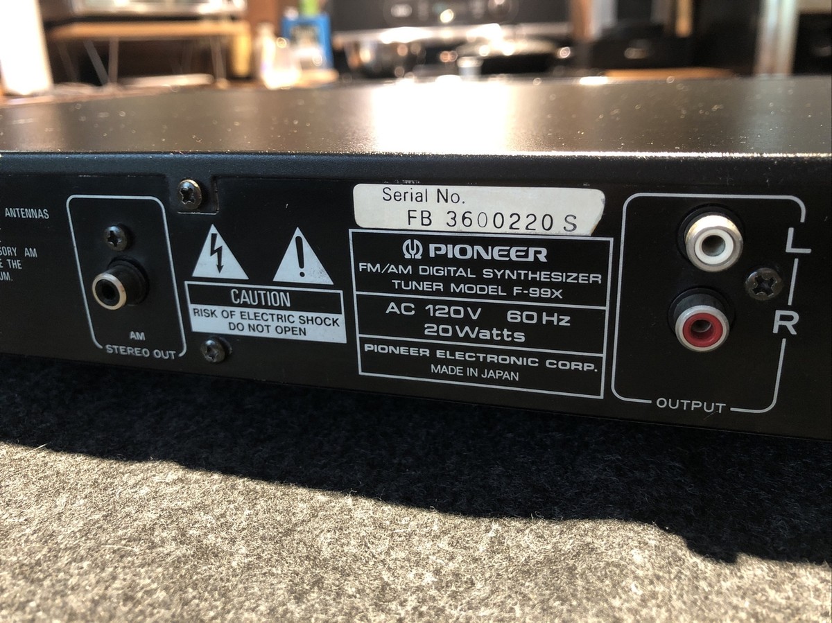 RARE PIONEER F-99X AM/FM DIGITAL SYNTHESIZER TUNER - 1985