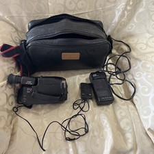 JVC Compact VHS Digital Zoom Camcorder GR-AX350OU W/ charger , Bag, NO BATTERY-B