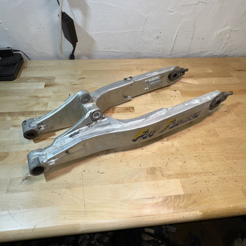 SUZUKI RM 250 1988 Rear Swingarm/Rear Swinging Arm - Bild 1 von 17