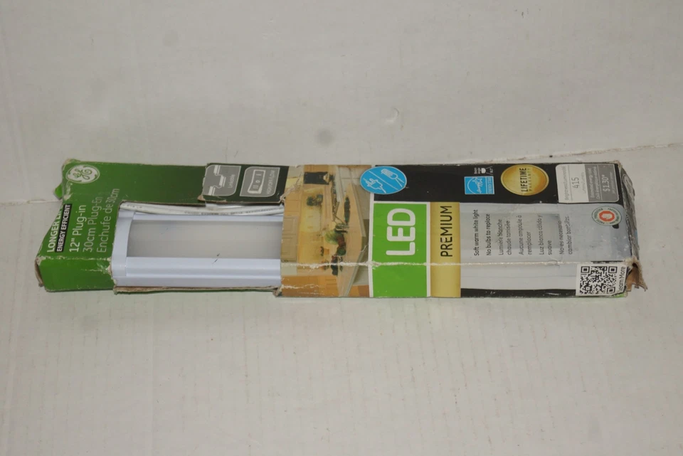 GE 12" Plug-In LED Under Cabinet Lighting - 3/4" Slim Line - Dimmable - Linkable - Image 3 of 4