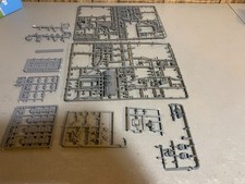 A26597 WARHAMMER 40K ASTRA MILITARUM IG IMPERIAL TANK BITS LOT ON SPRUE TRACKS