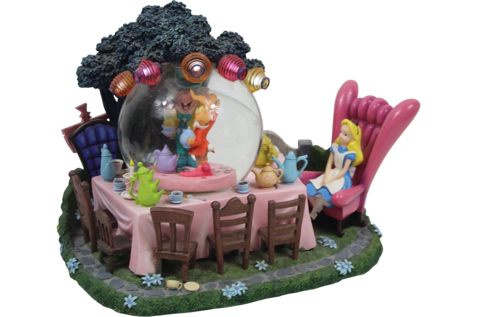 Disney Alice In Wonderland Tea Party Snowglobe Featuring Alice And Mad Hatt PPWH