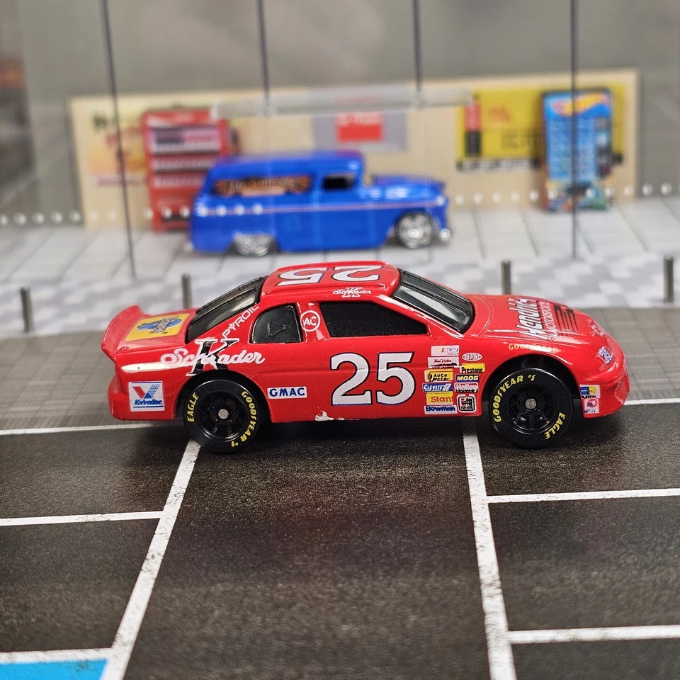 1996 Racing Champions 25 Ken Schrader Nascar Hendrick Pedigree Chevy Monte Carlo - Image 2 of 4