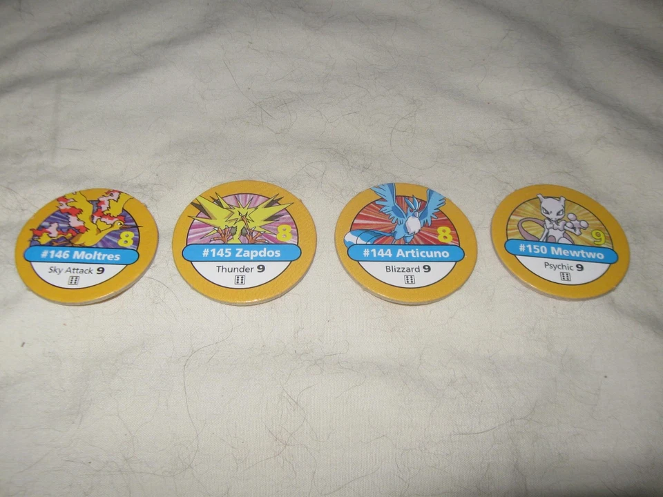 Pokemon Master Trainer Juego de Mesa 4 Fichas de Repuesto Amarillas Piezas 1999 Foto 2 de 2