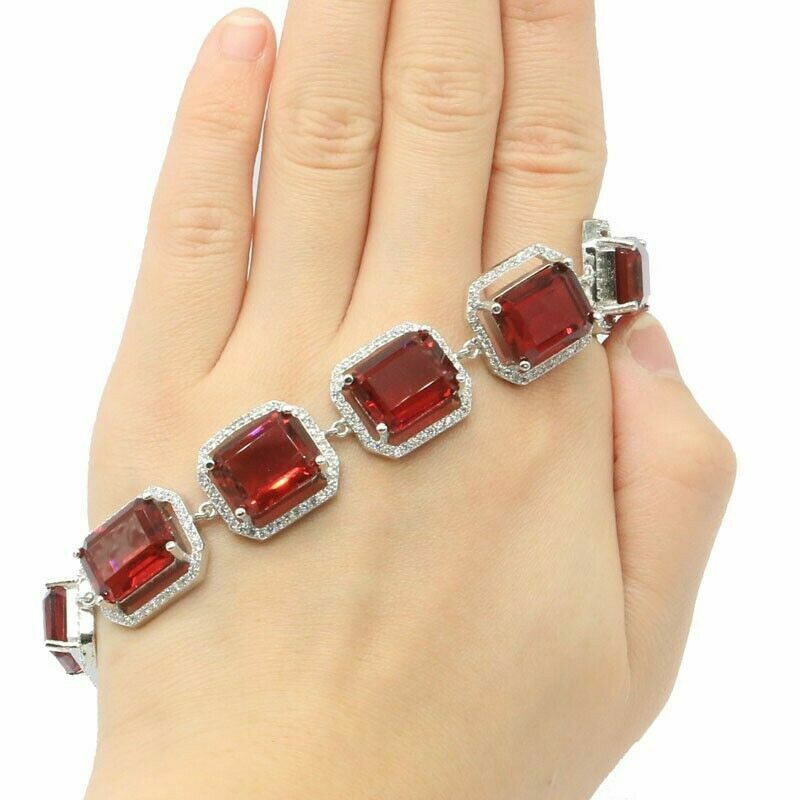 Anello Regolabile Con Cuore Di Zircone Bianco Centrale In Cornice Di Zirconi Bianchi E Gambo Semizirconato Bianco Placcato Oro Bianco In Argento 925