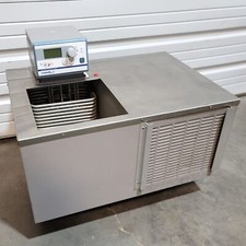 VWR 13271-130 Signature Refrigerated Heating Circulating Bath 28 Liters, 120VAC