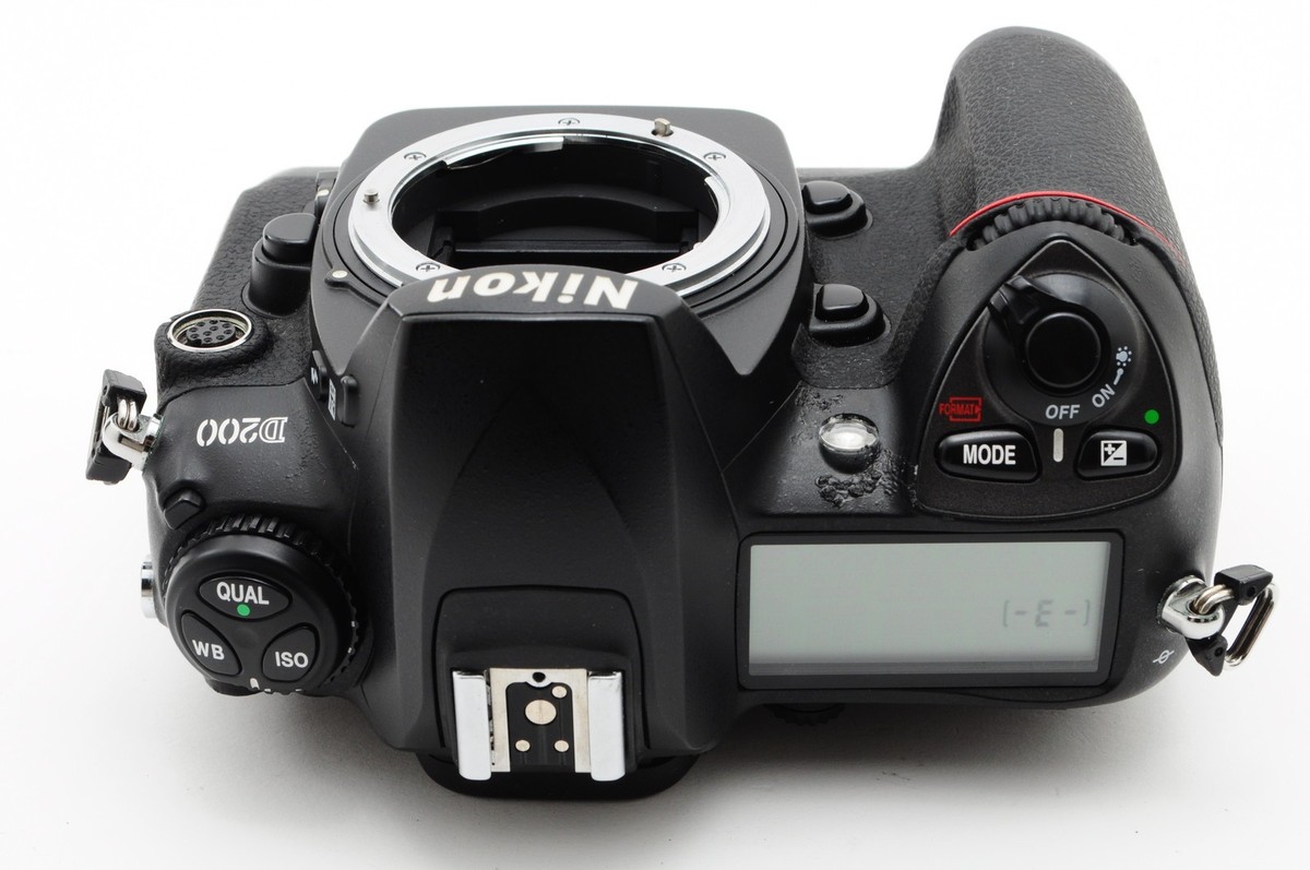 S/C 23,790 【Exc+5 w/Strap SB-26】 Nikon D200 10.2 MP Digital SLR