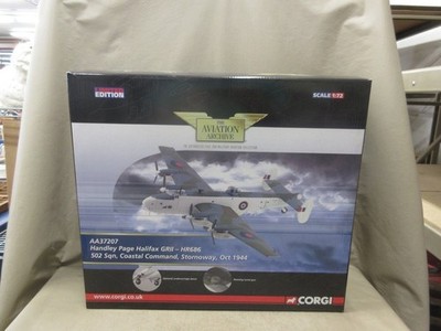 Corgi AA37207 - H.P Halifax B.Mk.II RAF HR686/J No 502 Sqn - 1:72 Diecast Model