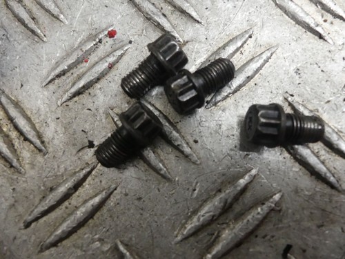 BMW R45,R65 Kardanwellenschrauben 4 Stück Kardanantrieb Antriebswelle 68654