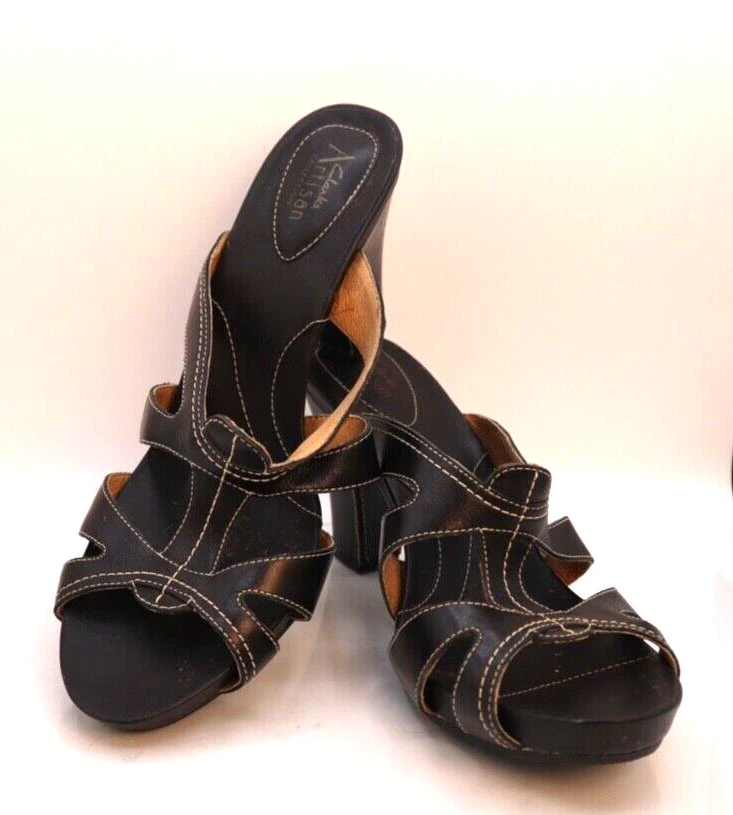 Sandali neri Clarks Artisan Collection taglia 7 in pelle punta aperta