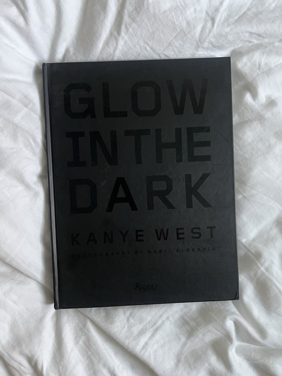 vacant　GLOW IN THE DARK KANYE WEST 本 Glow in the Dark by Kanye West (2009, Hardcover