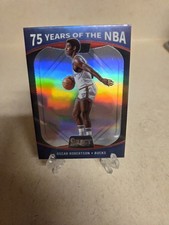 2021-22 Panini Select 75 Years of The NBA Oscar Robertson #67 Silver Prizm HOF